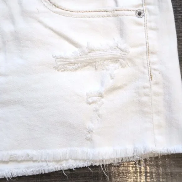 💠 American Eagle White Distressed Denim Mini Skirt Womens Size 6 Stretch - Picture 3 of 12